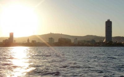 Barcelona se abre más al mar a través del nuevo rompeolas